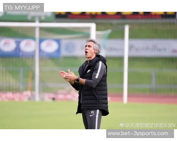 权健足球队引援策略分析与未来发展展望探讨