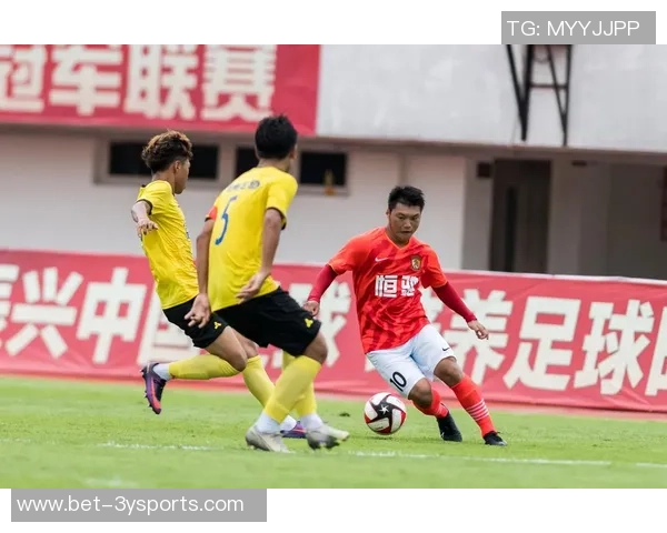 留洋足球运动员的成长之路与国际赛场的挑战与机遇分析 留洋足球运动员的成长之路与国际赛场的挑战与机遇分析