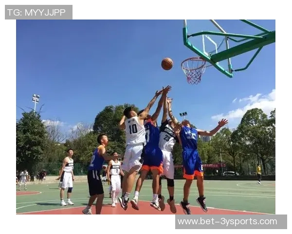 篮球场上的语言艺术：如何用技巧与策略传达团队精神与胜利信念