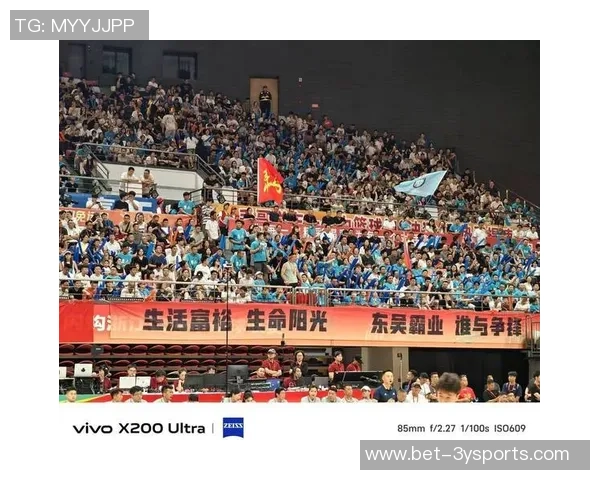 畅享业余足球免费直播带你领略精彩赛事瞬间与球场激情 畅享业余足球免费直播带你领略精彩赛事瞬间与球场激情