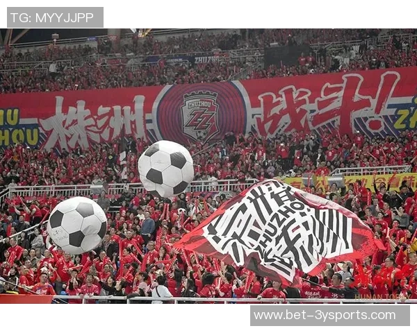 足球大超联赛新赛季揭幕战精彩纷呈球迷热情高涨期待巅峰对决 足球大超联赛新赛季揭幕战精彩纷呈球迷热情高涨期待巅峰对决